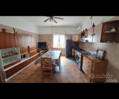 Castelvetrano intero immobile con garage - 11