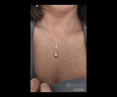 COLLANA LETTERA V ORO 18kt. E DIAMANTI NATURALI
