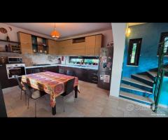 Cave, unifamiliare con giardino