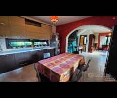 Cave, unifamiliare con giardino