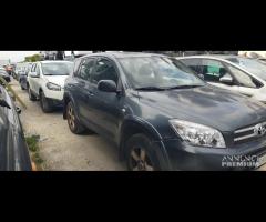 Ricambi Toyota Rav 4 2.2 D del 2006