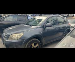 Ricambi Toyota Rav 4 2.2 D del 2006