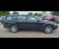Volvo V70 2.4 D5 AWD cross country