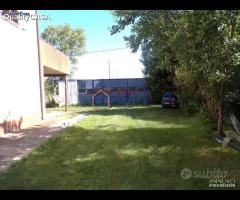 Soluzione immobiliare TRE appartamenti e annessi - 15