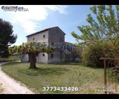 Casale con pozzo e terreno a jesi