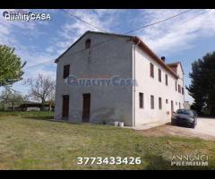 Casale con pozzo e terreno a jesi