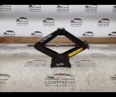 CRIC SOLLEVATORE RUOTA CITROEN C3 II/ PEUGEOT 207