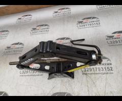 CRIC SOLLEVATORE RUOTA CITROEN C3 II/ PEUGEOT 207 - 8