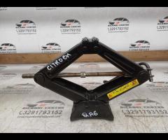 CRIC SOLLEVATORE RUOTA CITROEN C3 II/ PEUGEOT 207 - 9