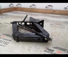 CRIC SOLLEVATORE RUOTA CITROEN C3 II/ PEUGEOT 207 - 10