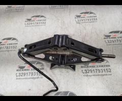 CRIC SOLLEVATORE RUOTA CITROEN C3 II/ PEUGEOT 207 - 16