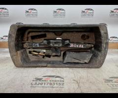 KIT EMERGENZA ATTREZZI SOLLEVATORE RUOTA JAGUAR S- - 2