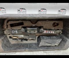 KIT EMERGENZA ATTREZZI SOLLEVATORE RUOTA JAGUAR S- - 6