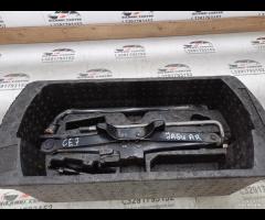 KIT EMERGENZA ATTREZZI SOLLEVATORE RUOTA JAGUAR S- - 9