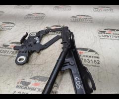 CERNIERA COFANO ANTERIORE CON ATTUATORE SINISTRA B - 12