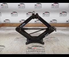 CRIC SOLLEVATORE RUOTA FORD FOCUS 2014 BCP917080AB