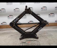 CRIC SOLLEVATORE RUOTA FORD FOCUS 2014 BCP917080AB