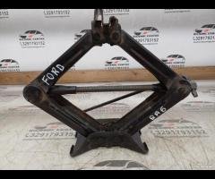 CRIC SOLLEVATORE RUOTA FORD FOCUS 2014 BCP917080AB