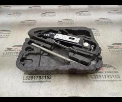 KIT EMERGENZA ATTREZZI SOLLEVATORE RUOTA MINI R50 - 7