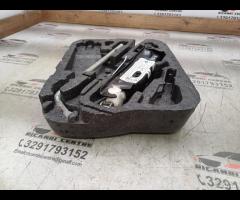 KIT EMERGENZA ATTREZZI SOLLEVATORE RUOTA MINI R50 - 9