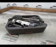 KIT EMERGENZA ATTREZZI SOLLEVATORE RUOTA MINI R50 - 10