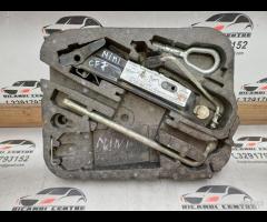 KIT EMERGENZA ATTREZZI SOLLEVATORE RUOTA MINI R50