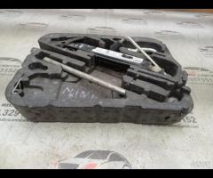 KIT EMERGENZA ATTREZZI SOLLEVATORE RUOTA MINI R50 - 8