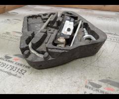 KIT EMERGENZA ATTREZZI SOLLEVATORE RUOTA MINI R50 - 10