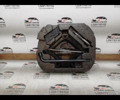 KIT EMERGENZA ATTREZZI SOLLEVATORE RUOTA JAGUAR XF