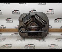 KIT EMERGENZA ATTREZZI SOLLEVATORE RUOTA JAGUAR XF