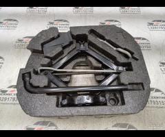 KIT EMERGENZA ATTREZZI SOLLEVATORE RUOTA JAGUAR XF - 6