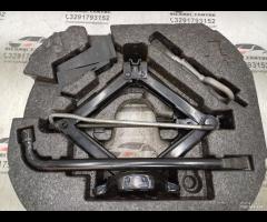 KIT EMERGENZA ATTREZZI SOLLEVATORE RUOTA JAGUAR XF - 7