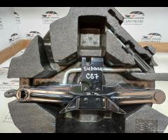 KIT EMERGENZA ATTREZZI SOLLEVATORE RUOTA SUBARU FO