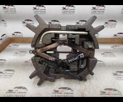 KIT EMERGENZA ATTREZZI SOLLEVATORE RUOTA VW PASSAT