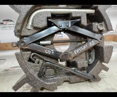 KIT EMERGENZA ATTREZZI SOLLEVATORE RUOTA VW PASSAT - 6