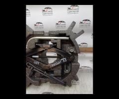 KIT EMERGENZA ATTREZZI SOLLEVATORE RUOTA VW PASSAT - 8