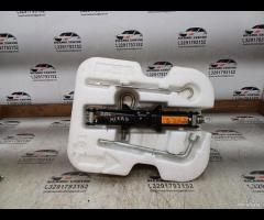 KIT EMERGENZA ATTREZZI SOLLEVATORE RUOTA NISSAN MI