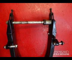 FORCELLONE POSTERIORE SUZUKI MARAUDER 800