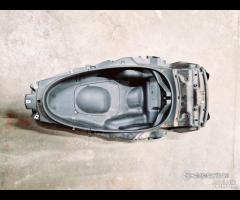 CARENE PIAGGIO MP3 250 - 24