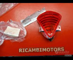 FARO POSTERIORE APRILIA RS 50 RS50