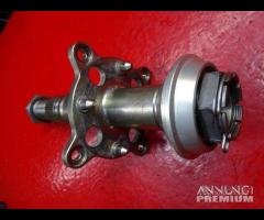PERNO RUOTA POSTERIORE TRIUMPH TIGER 1050