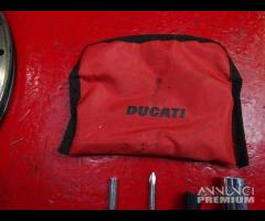 KIT ATTREZZI DUCATI MONSTER 695