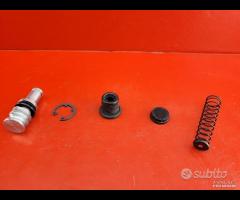 KIT REVISIONE POMPA FRENO TRIUMPH TROPHY 900
