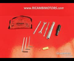 KIT ATTREZZI DUCATI MONSTER 696