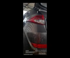 ricambi Hyundai Tucson 2.0 Crdi automatica 4x4 - 7