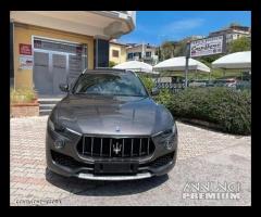 Maserati Levante 3.0 diesel pack sport pell tetto