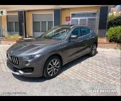 Maserati Levante 3.0 diesel pack sport pell tetto