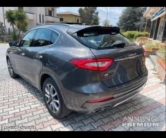 Maserati Levante 3.0 diesel pack sport pell tetto - 6