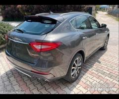 Maserati Levante 3.0 diesel pack sport pell tetto - 8