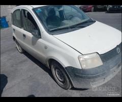 fiat panda 1.2 benzina 2010 demolita per ricambi
